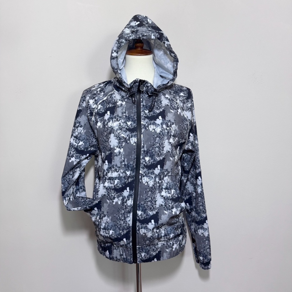 Hunter for Target Gray and Black Camo Women's Windbreaker Size Small